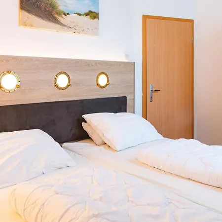 Warnemunde Apartment *